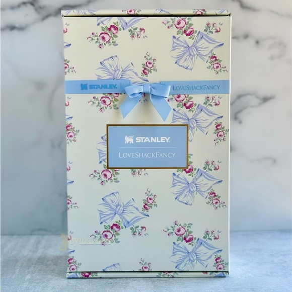 Stanley Loveshackfancy Rosa Beaux Blue The Quencher H2.0 Flowstate Tumbler 20 oz - Picture 3 of 10